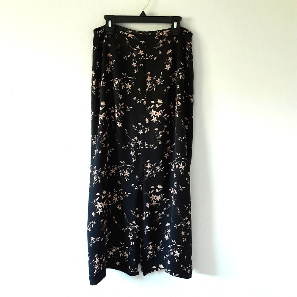 Petite Sophisticate Women's Floral 100% Silk Skirt Size 8